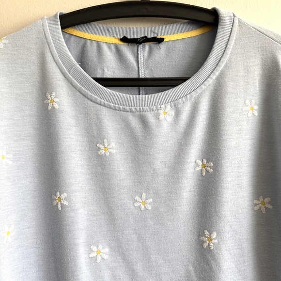 Jane and Delancey Womens Blue Floral Sweater Size M Feminine Outdoors Dainty - Picture 3 of 12